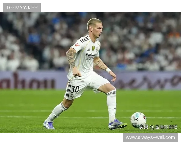 姆总点射双响卡瓦哈尔染红皇马艰难2-1战胜马赛晋级欧冠小组赛